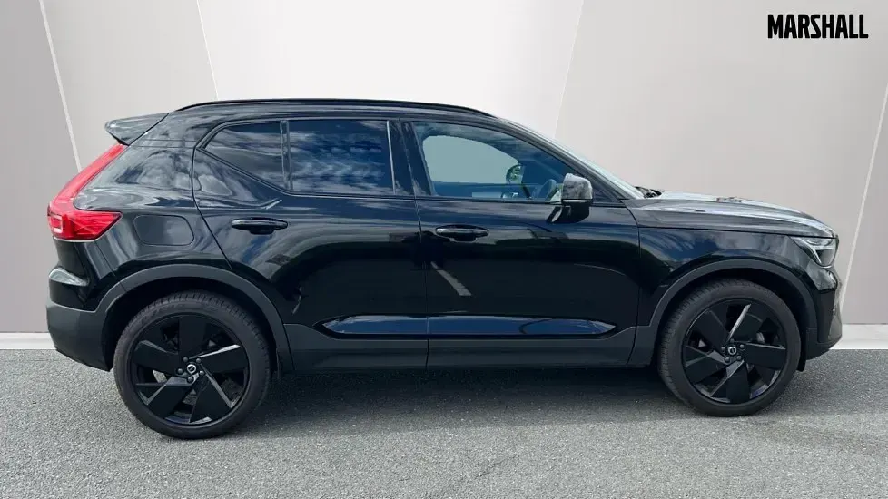 Used Volvo XC40 Plus 197 HP (144 kW) 2025 Black SUV