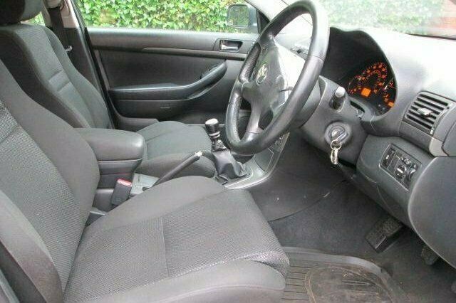 Used Toyota Avensis 148 HP (108 kW) 2005 Hatchback
