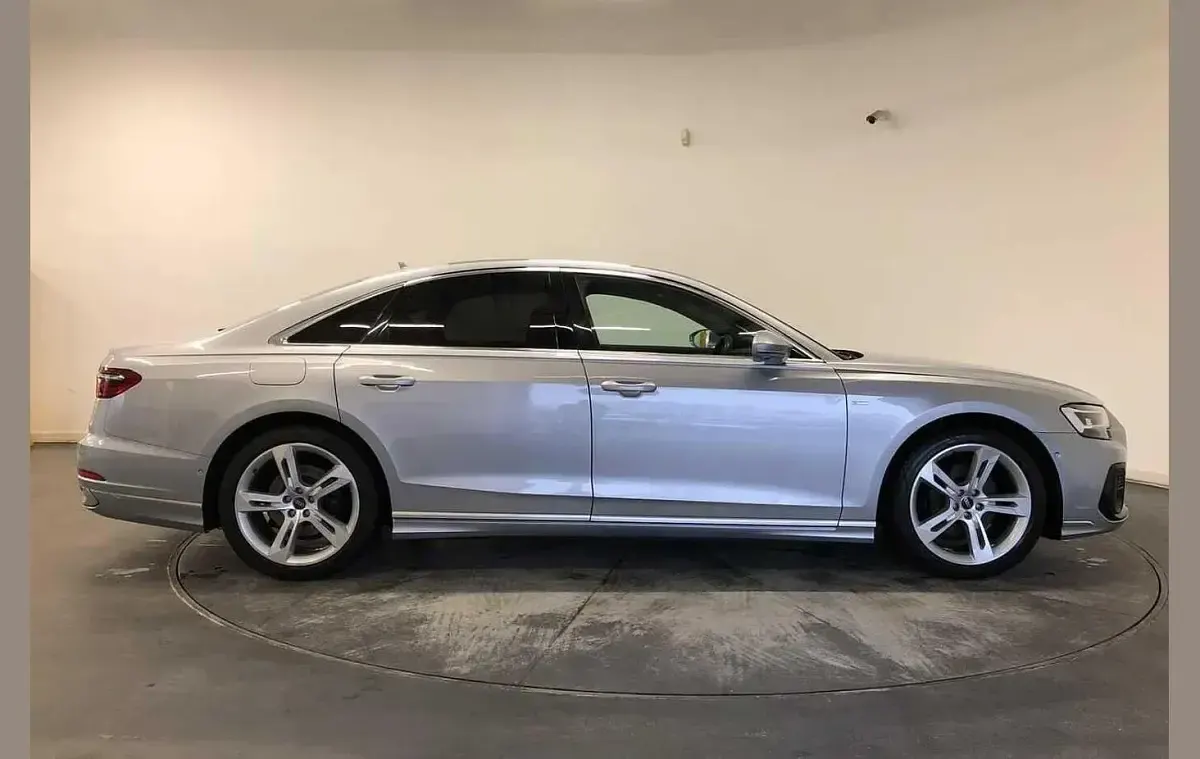 Used Audi A8L S-Line 286 HP (210 kW) 2022 Silver Sedan