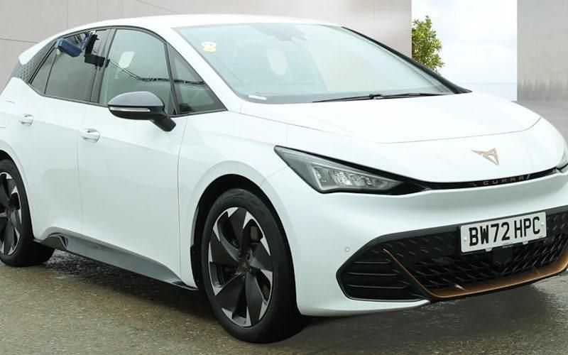 Begagnad Cupra Born e-Boost 169 kW (230 HK) 2023 Vit Halvkombi