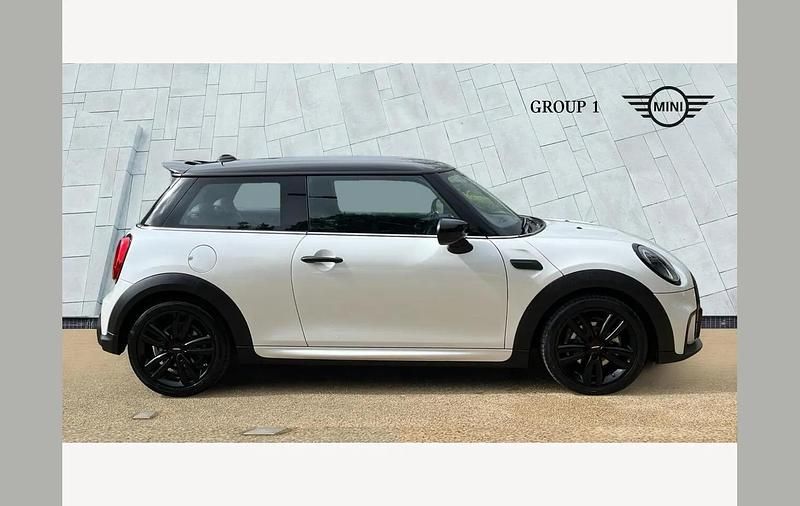 Used Mini Cooper Hatch 136 HP (100 kW) 2023 White Hatchback