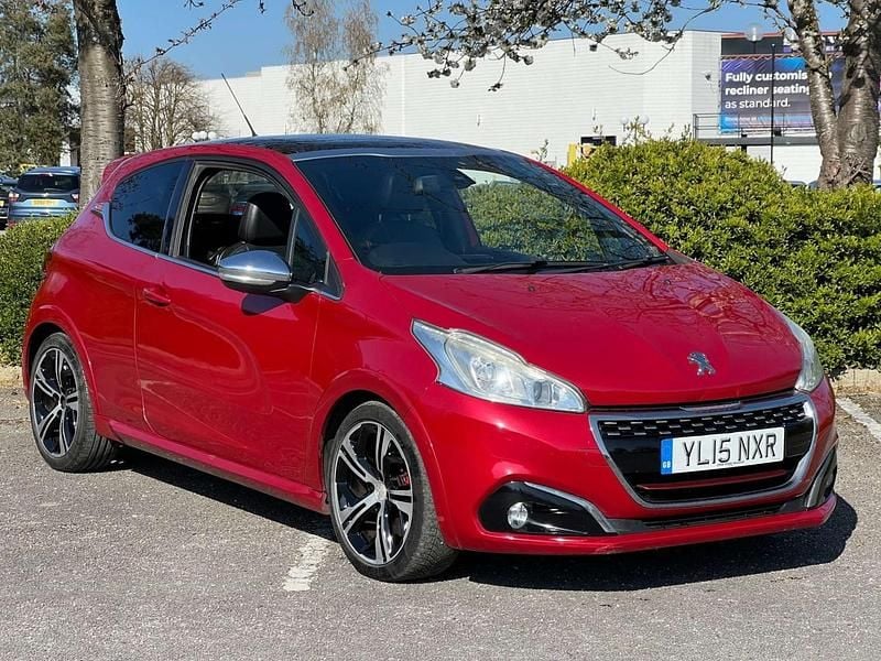 Red Used 2015 Peugeot 208 Prestige Hatchback | £4,790 (Good price) - Image 1/4