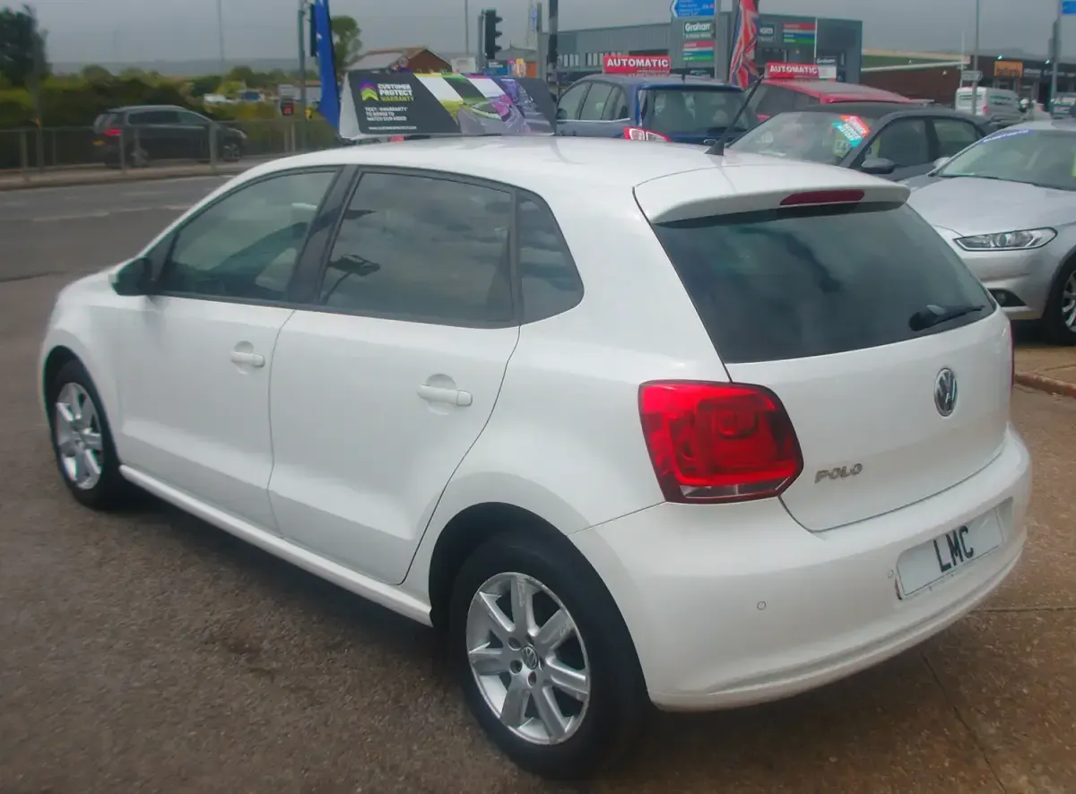 Used VW Polo Match 60 HP (44 kW) 2012 White Hatchback