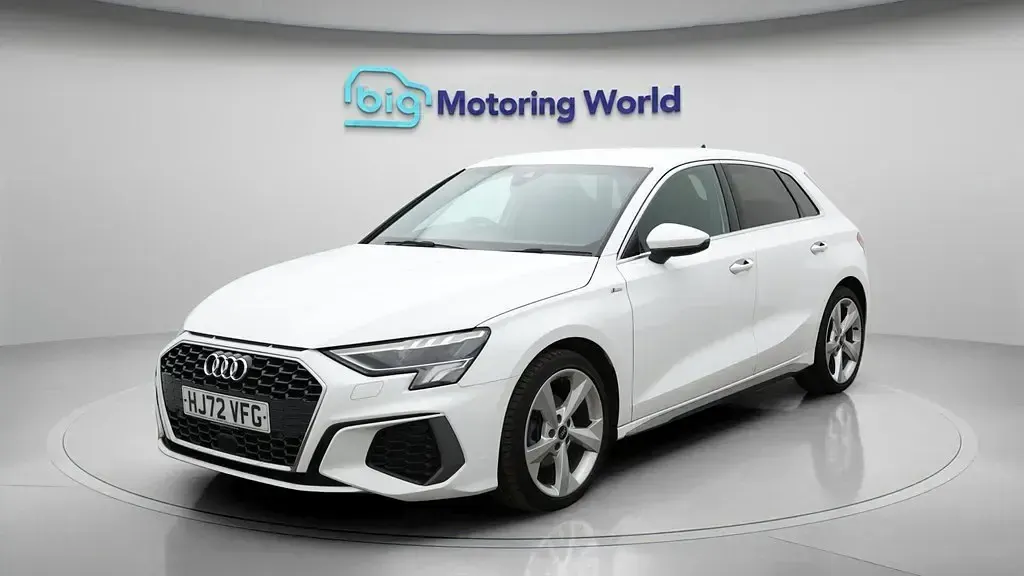 Second-hand Audi A3 Sportback S-Line 110 CP (80 kW) 2022 Alb Hatchback