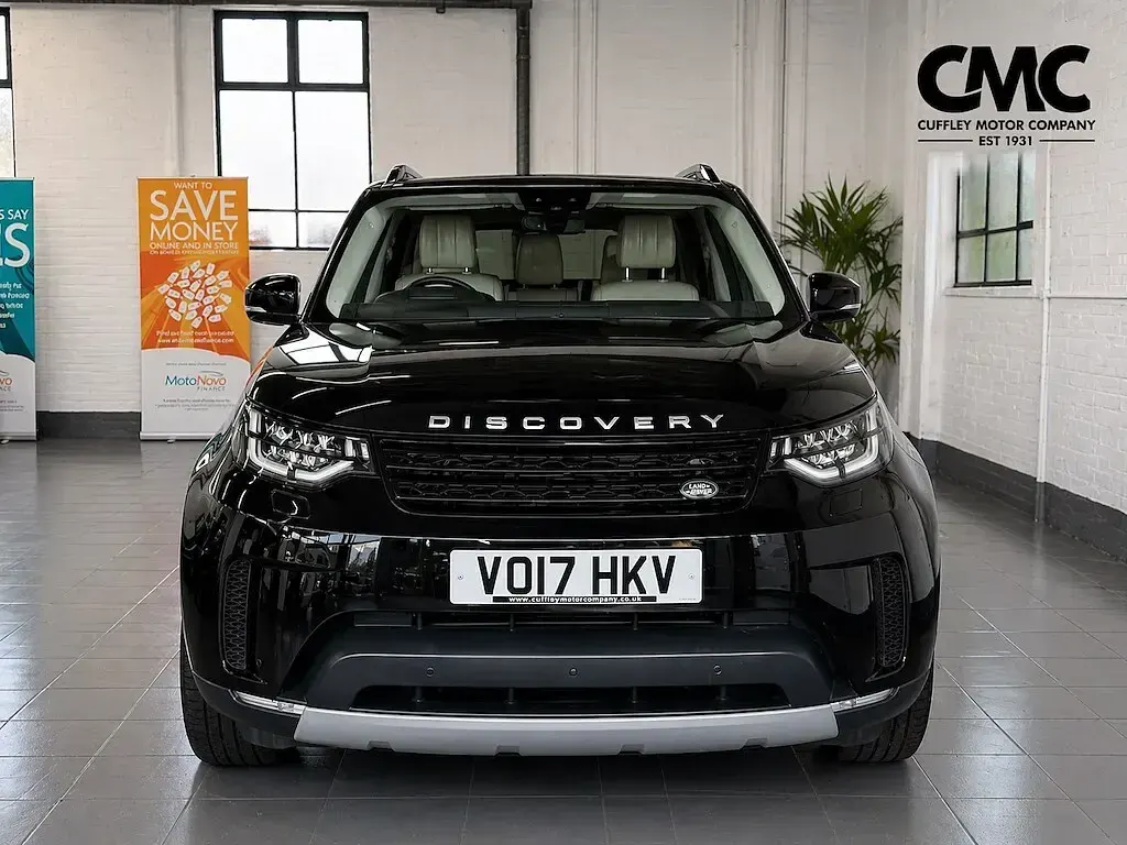 Used Land Rover Discovery HSE Luxury 258 HP (189 kW) 2017 Santorini black metallic SUV