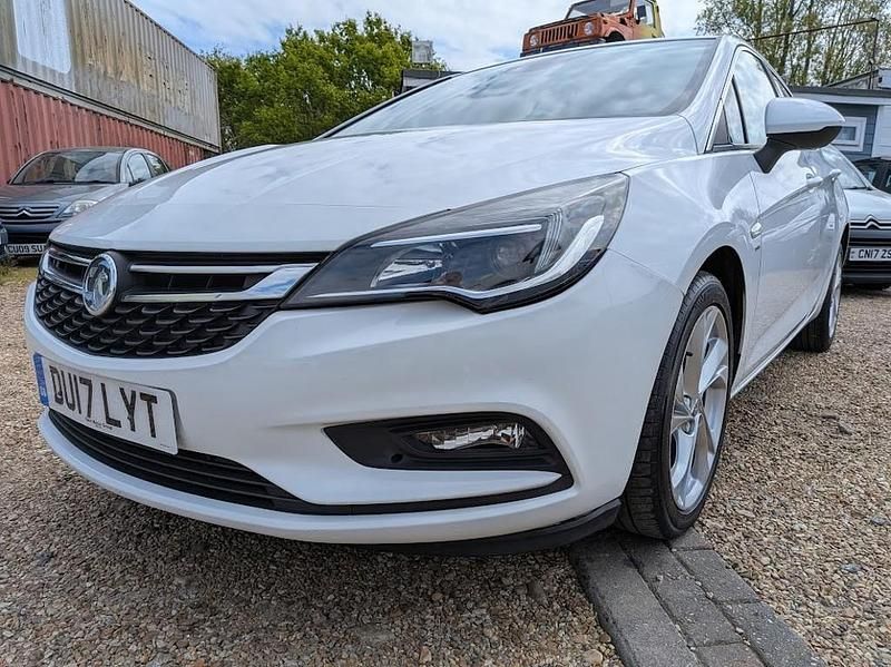 Usado Vauxhall Astra SRi 2017 Blanco Utilitario
