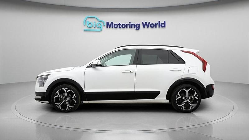 Used Kia Niro 139 HP (102 kW) 2023 White SUV