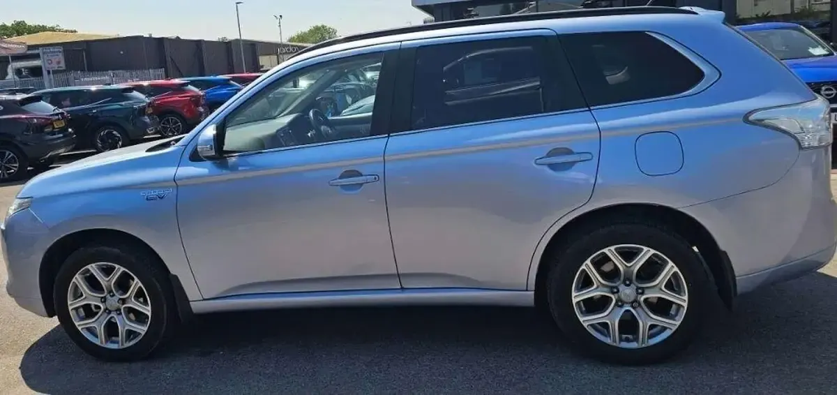 Used Mitsubishi Outlander P-HEV 2014 Blue SUV