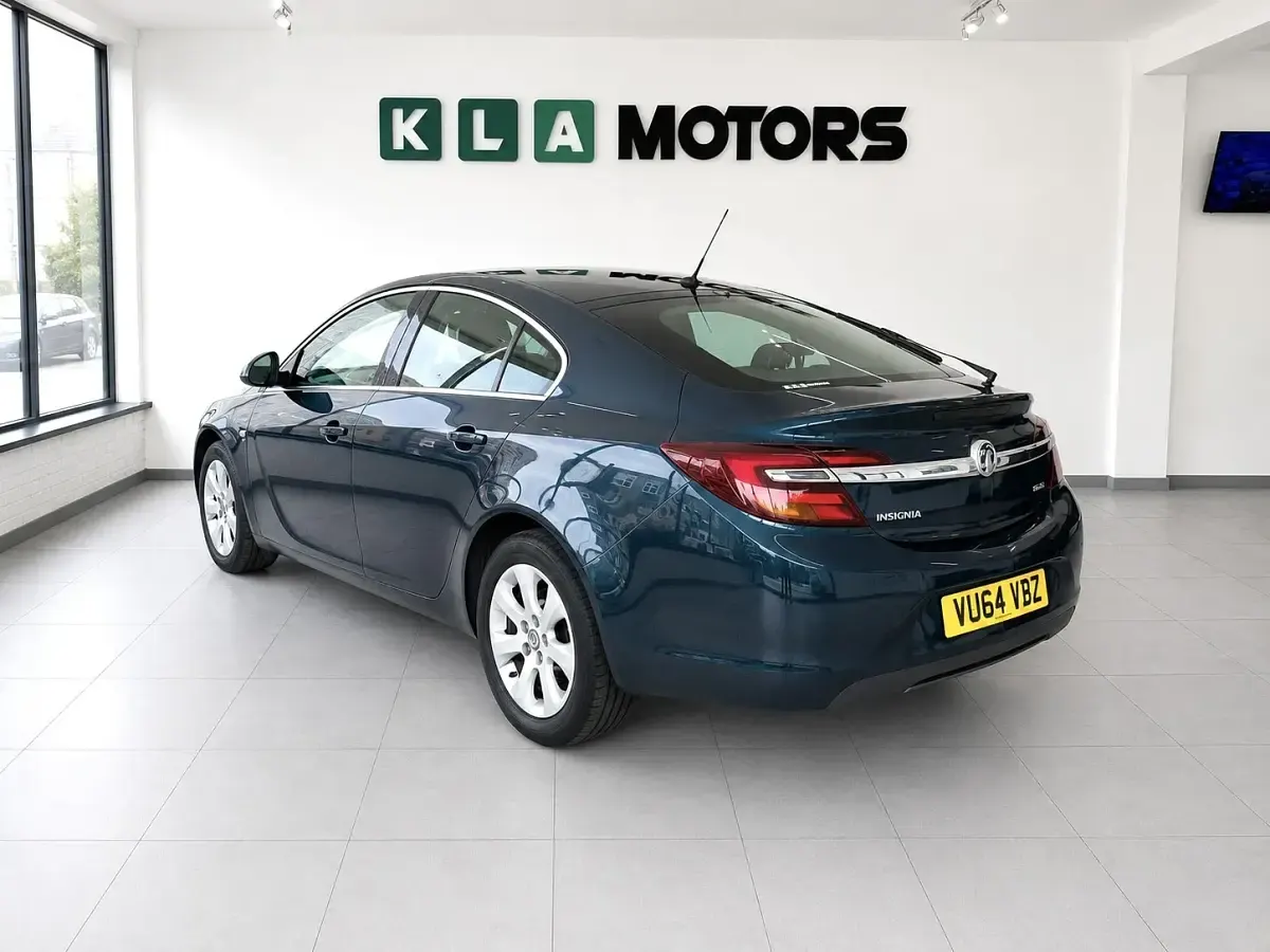 Used Vauxhall Insignia 163 HP (119 kW) 2015 Green Hatchback
