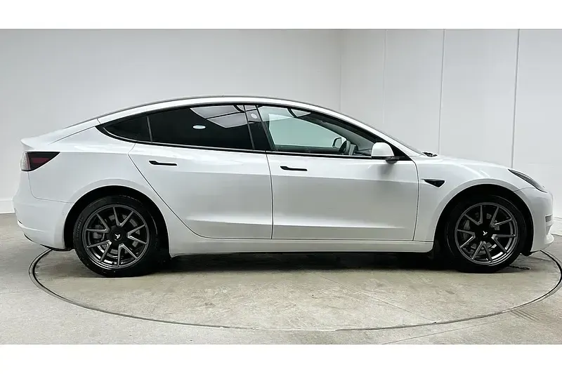 Used Tesla Model 3 Standard Range 208 kW (283 HP) 2022 White Sedan