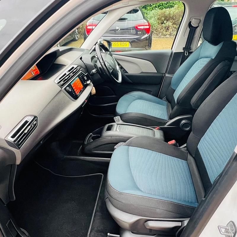 Usado Citroën Grand C4 Picasso Feel 120 HP (88 kW) 2017 Branco Monovolume