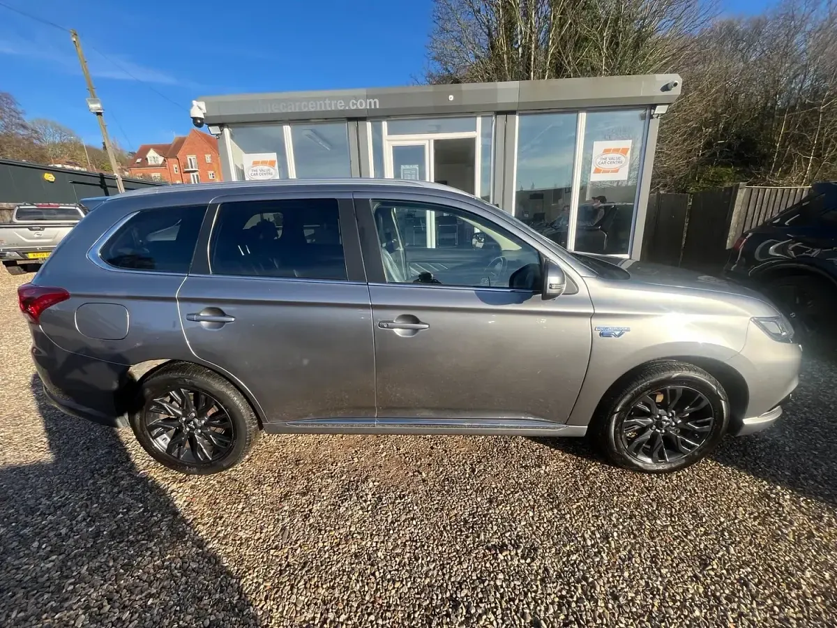 Used Mitsubishi Outlander P-HEV 2016 Grey Estate