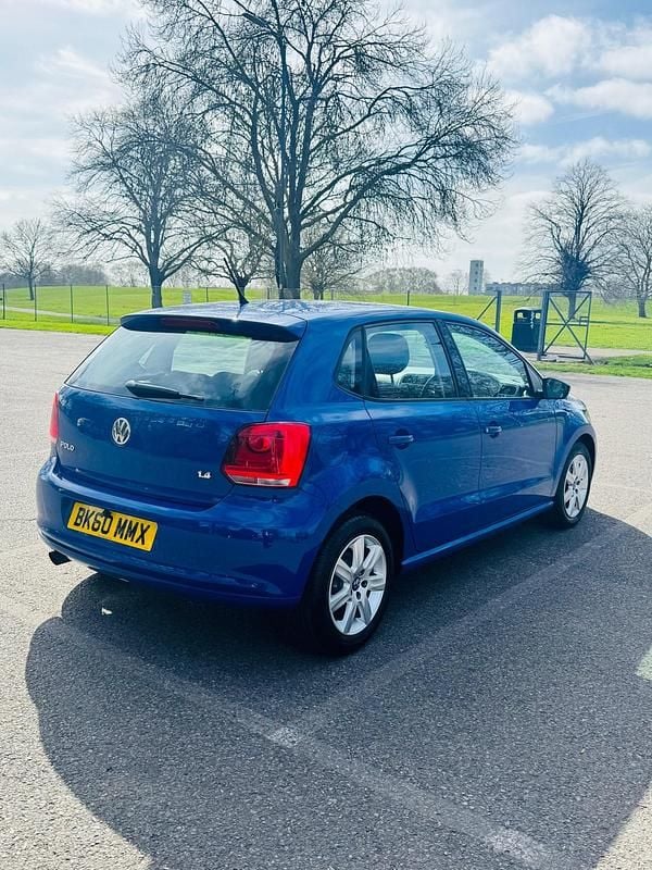 Begagnad VW Polo SE 85 HK (62 kW) 2010 Blå Halvkombi