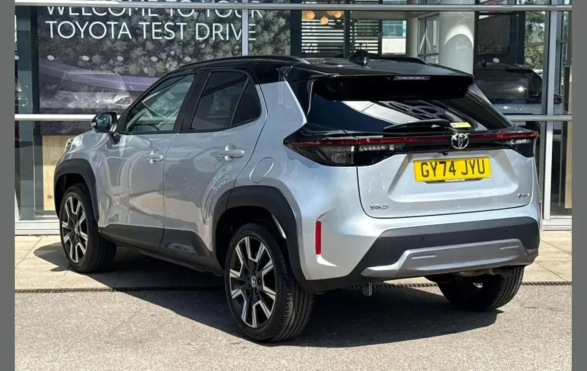 Used Toyota Yaris Cross Edition 128 HP (94 kW) 2024 Silver SUV