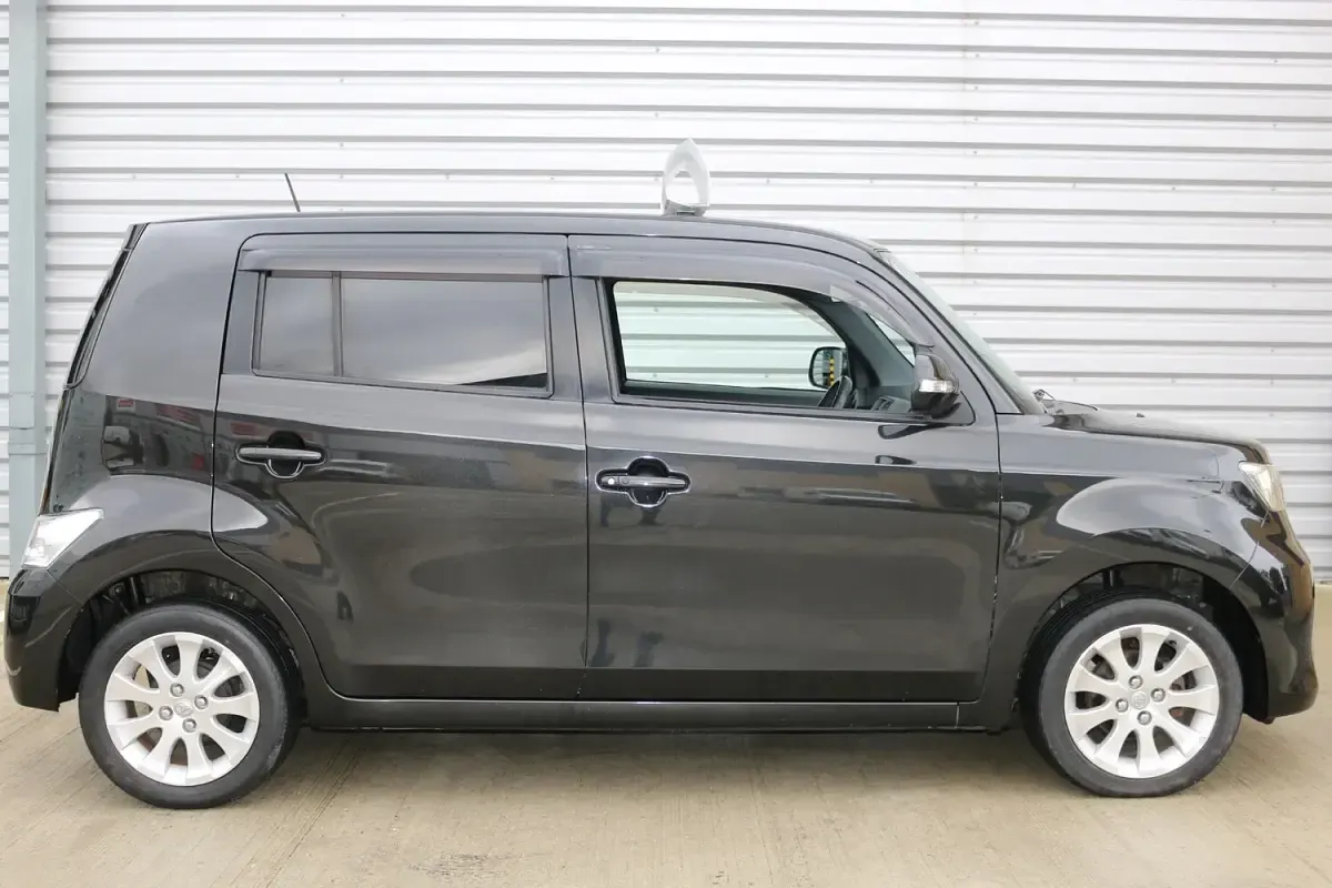 Used Toyota BB Multidrive S 2011 Black Hatchback