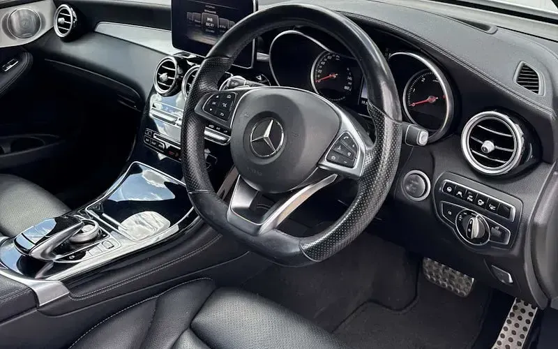 Used Mercedes GLC250 AMG line 204 HP (150 kW) 2016 White SUV