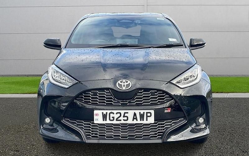 Used Toyota Yaris Hybrid Sport 131 HP (96 kW) 2025 Black Hatchback