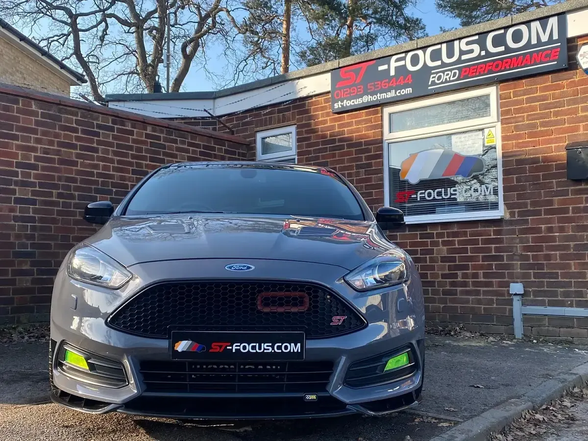 Used Ford Focus ST 250 HP (183 kW) 2015 Grey Hatchback