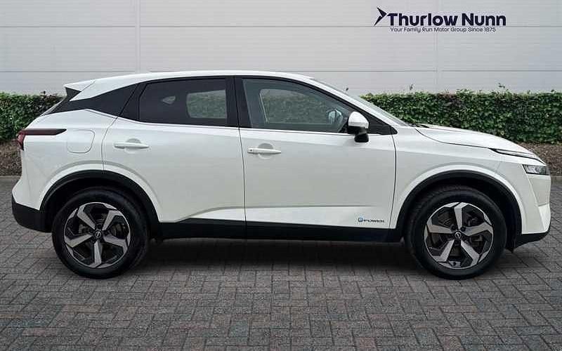 Used Nissan Qashqai N-Connecta 190 HP (139 kW) 2023 White SUV