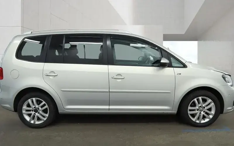 Used VW Touran SE 105 HP (77 kW) 2013 MPV