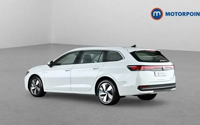 Begagnad VW Passat Life 204 HK (150 kW) 2025 Vit Kombi