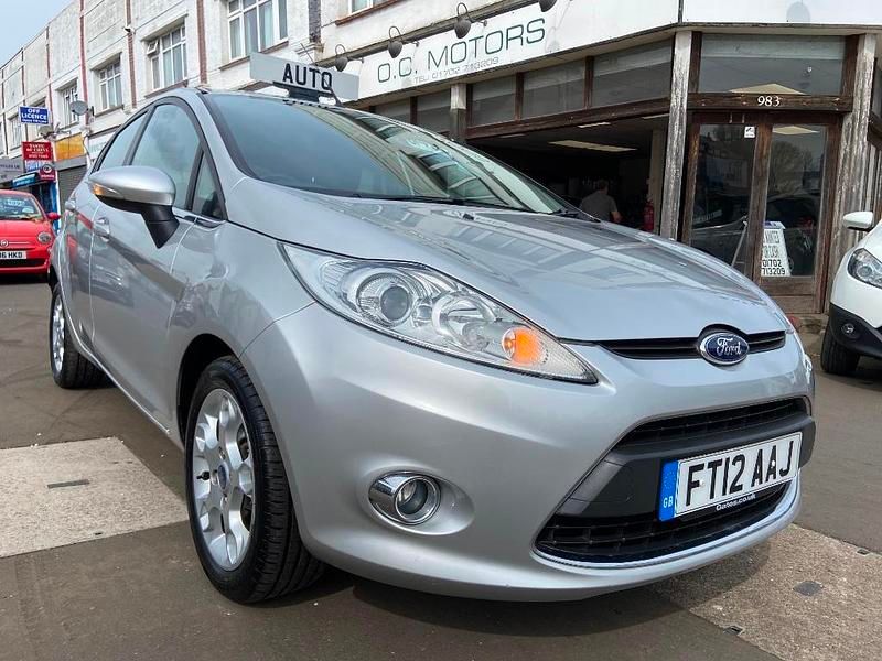 Used Ford Fiesta Zetec 96 HP (70 kW) 2012 Moondust Hatchback