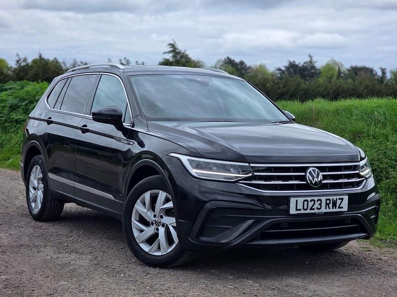 Used VW Tiguan Allspace Life 150 HP (110 kW) 2023 Black SUV