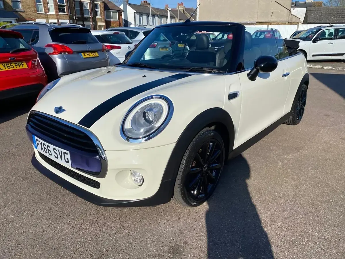 Begagnad Mini Cooper Cabriolet 2016 Vit Cab