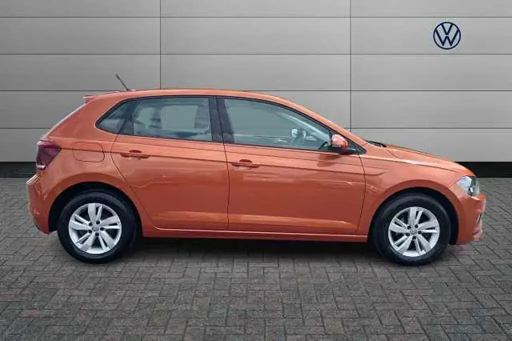 Used VW Polo SE 95 HP (69 kW) 2019 Orange Hatchback