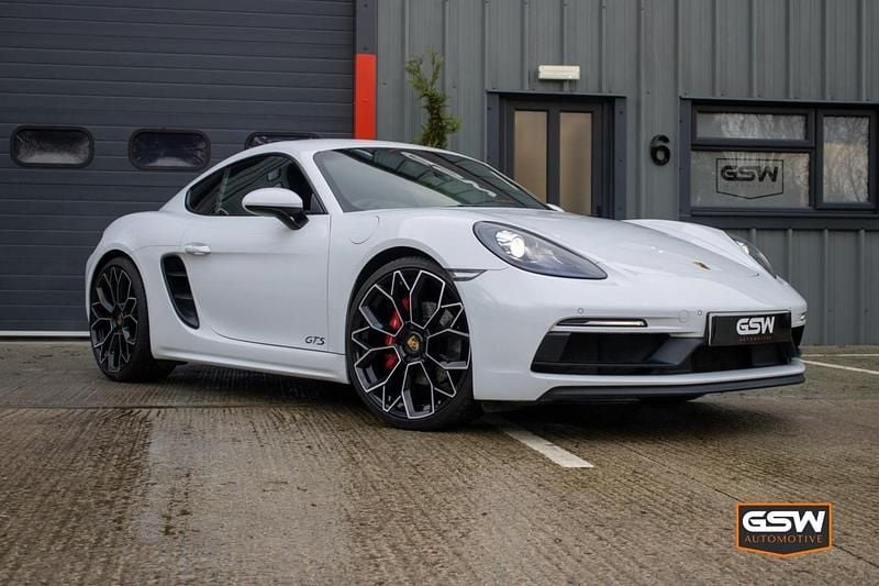 Used Porsche 718 Cayman 365 HP (268 kW) 2019 White Coupe