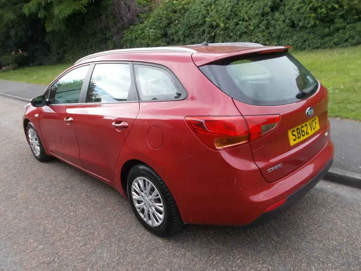 Used Kia Ceed 2013 Red Hatchback
