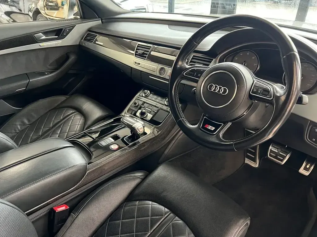 Used Audi S8 Advanced 520 HP (382 kW) 2016 White Sedan