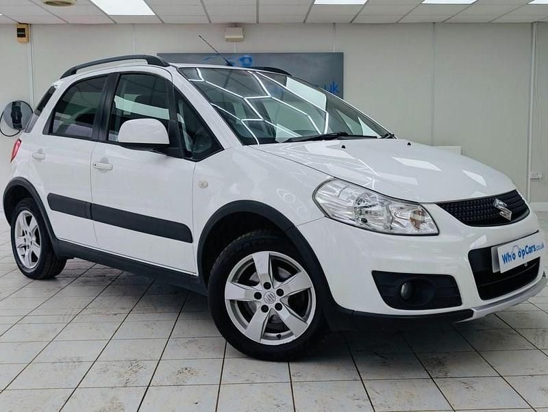 Used Suzuki SX4 SZ5 120 HP (88 kW) 2013 White SUV