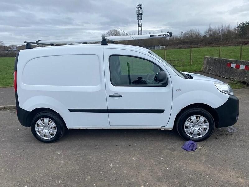 Used Renault Kangoo 75 HP (55 kW) 2015 White MPV