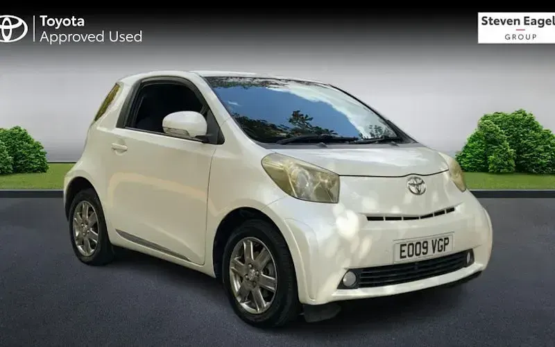Used Toyota iQ 69 HP (50 kW) 2014 Hatchback