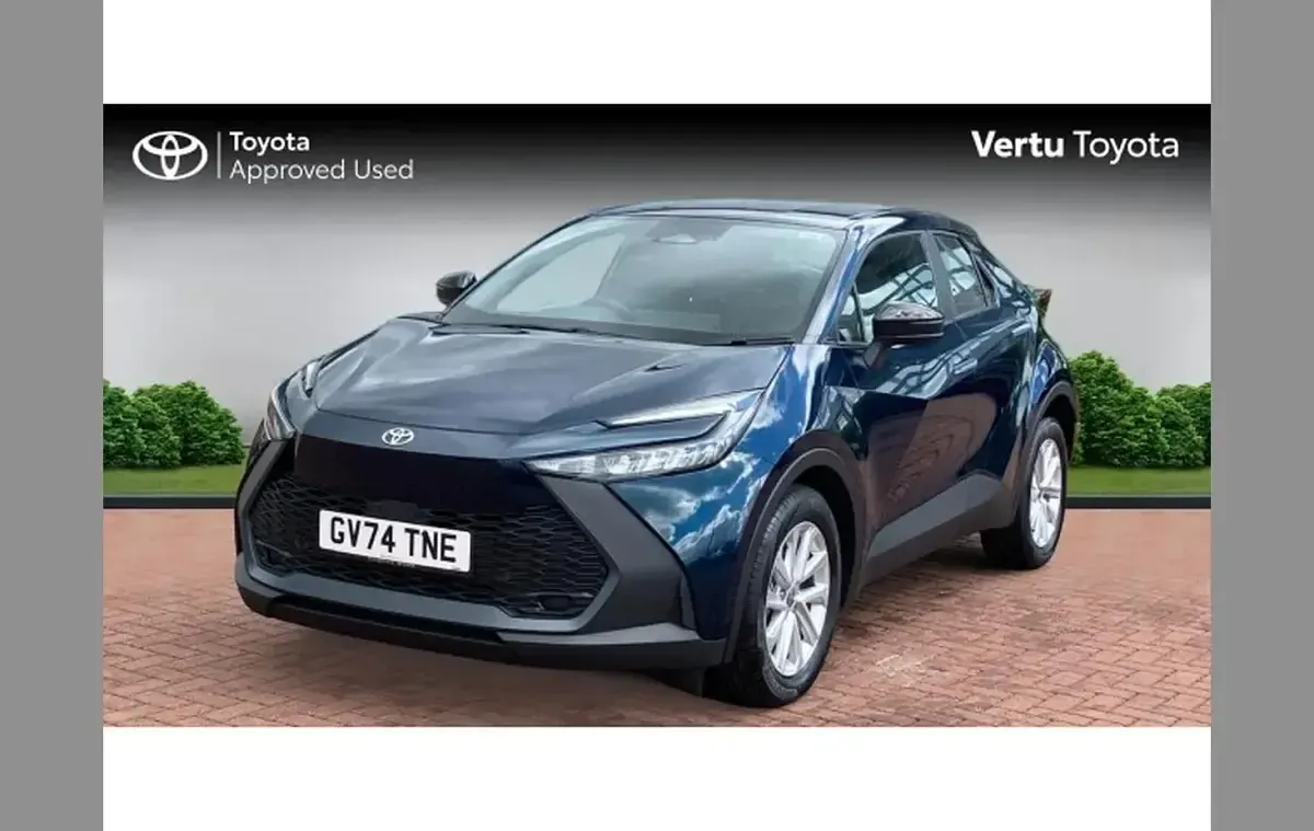 Used Toyota C-HR 140 HP (102 kW) 2024 Blue SUV