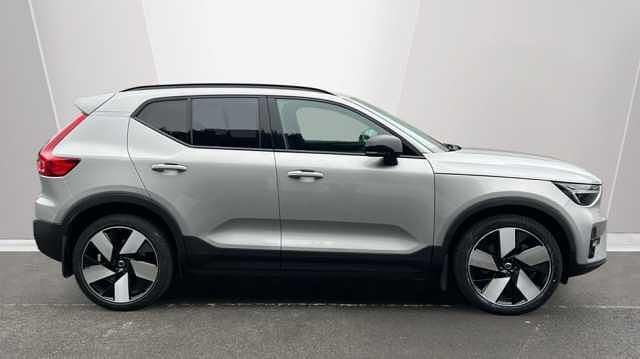 Used Volvo XC40 Plus 169 kW (231 HP) 2022 Silver dawn SUV