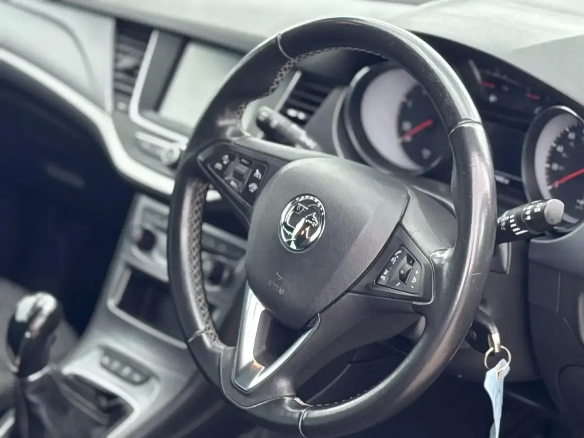 Używany Vauxhall Astra 110 KM (80 kW) 2018 Szary Kombi