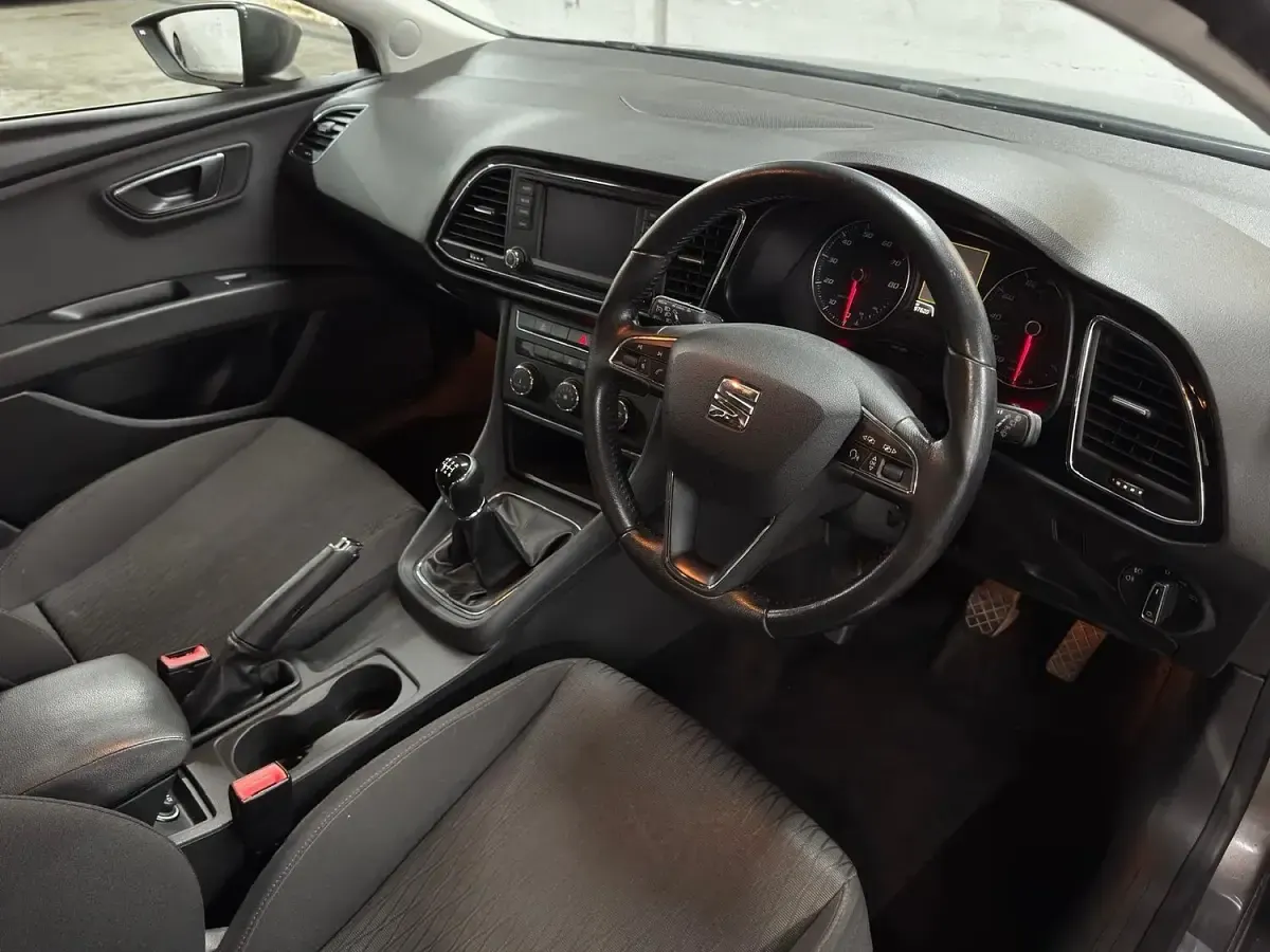 Used Seat Leon SE 110 HP (80 kW) 2014 Grey Hatchback