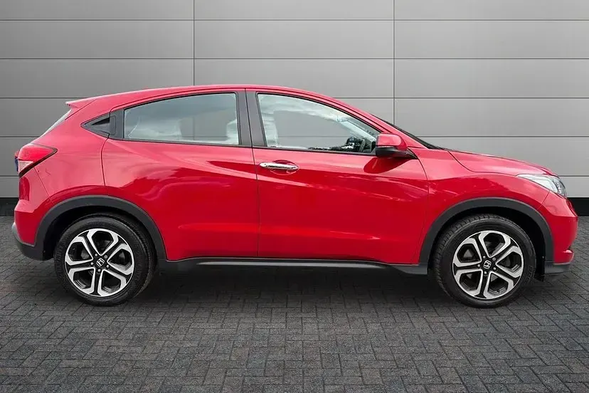 Used Honda HR-V SE 120 HP (88 kW) 2017 Red SUV