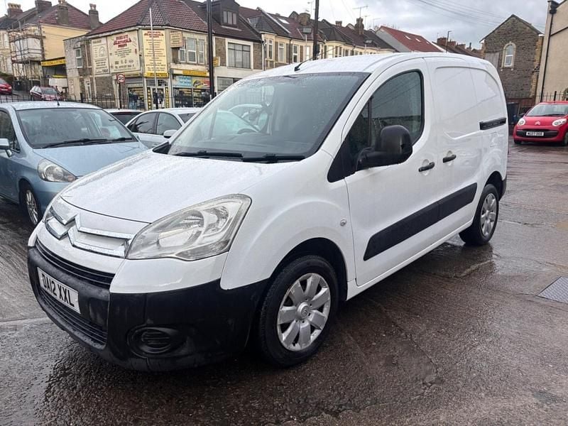 Used Citroën Berlingo 90 HP (66 kW) 2012 White MPV