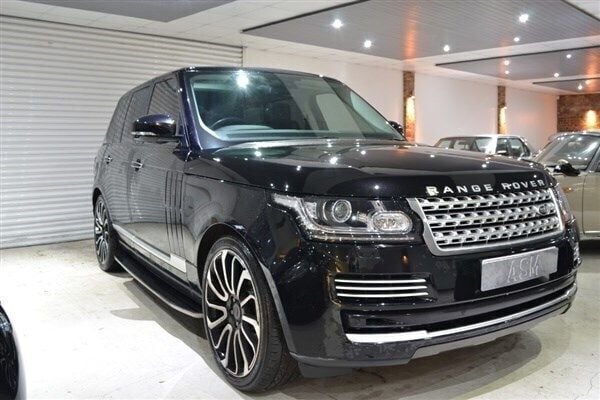 Black Used 2016 Land Rover Range Rover Vogue SE SUV | £39,911 - Image 1/1