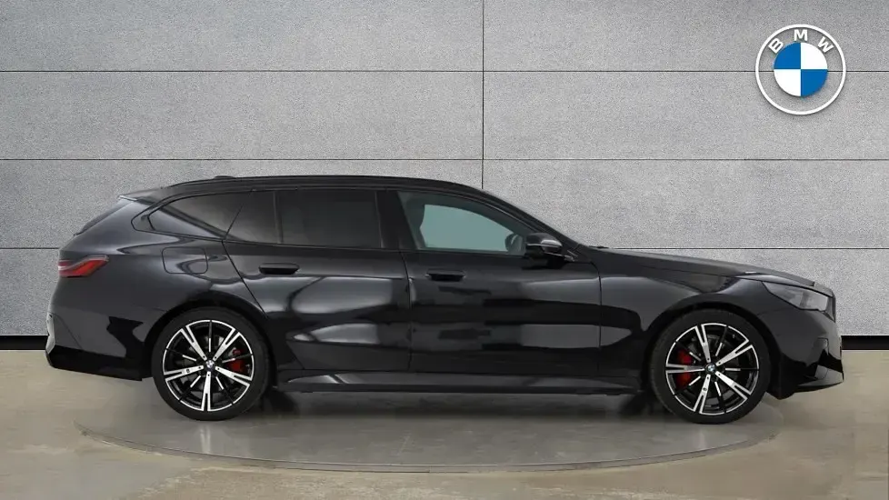 Used BMW 520 M Sport 205 HP (150 kW) 2025 Black Estate