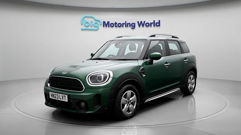 Usado Mini Cooper Countryman Classic 134 CV (98 kW) 2023 Verde SUV