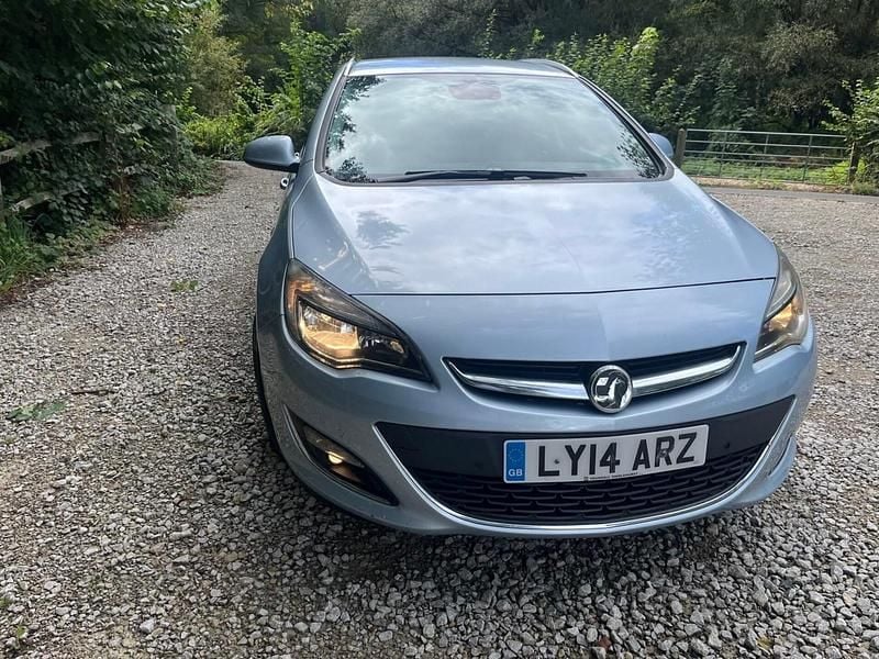 Silver Used 2014 Vauxhall Astra Elite Estate | £3,795 (Fair price) - Image 1/3