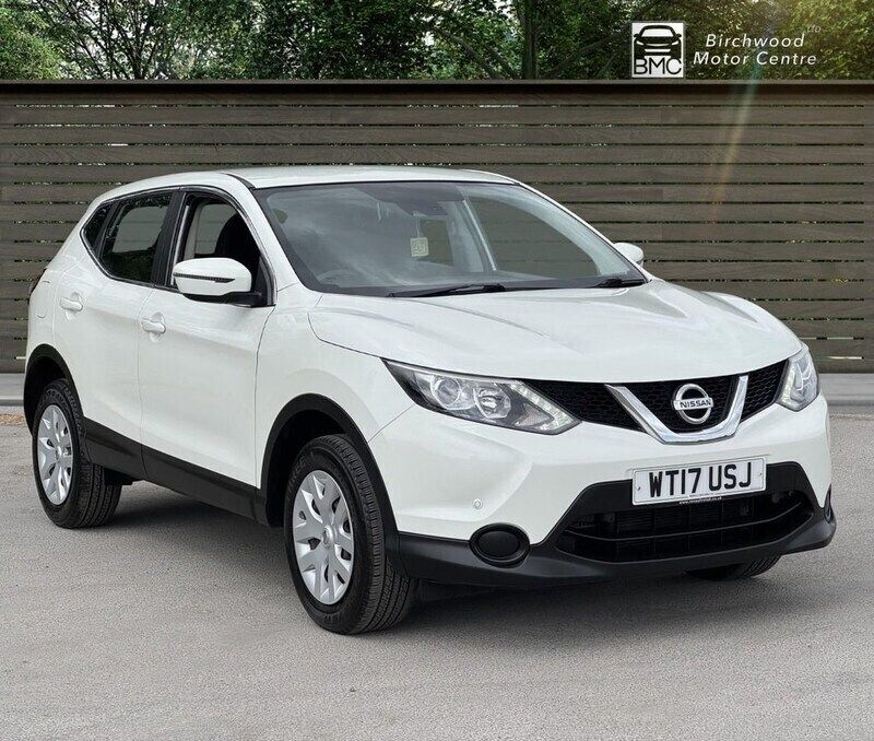 White Used 2017 Nissan Qashqai S SUV | £8,900 (Fair price) - Image 1/4