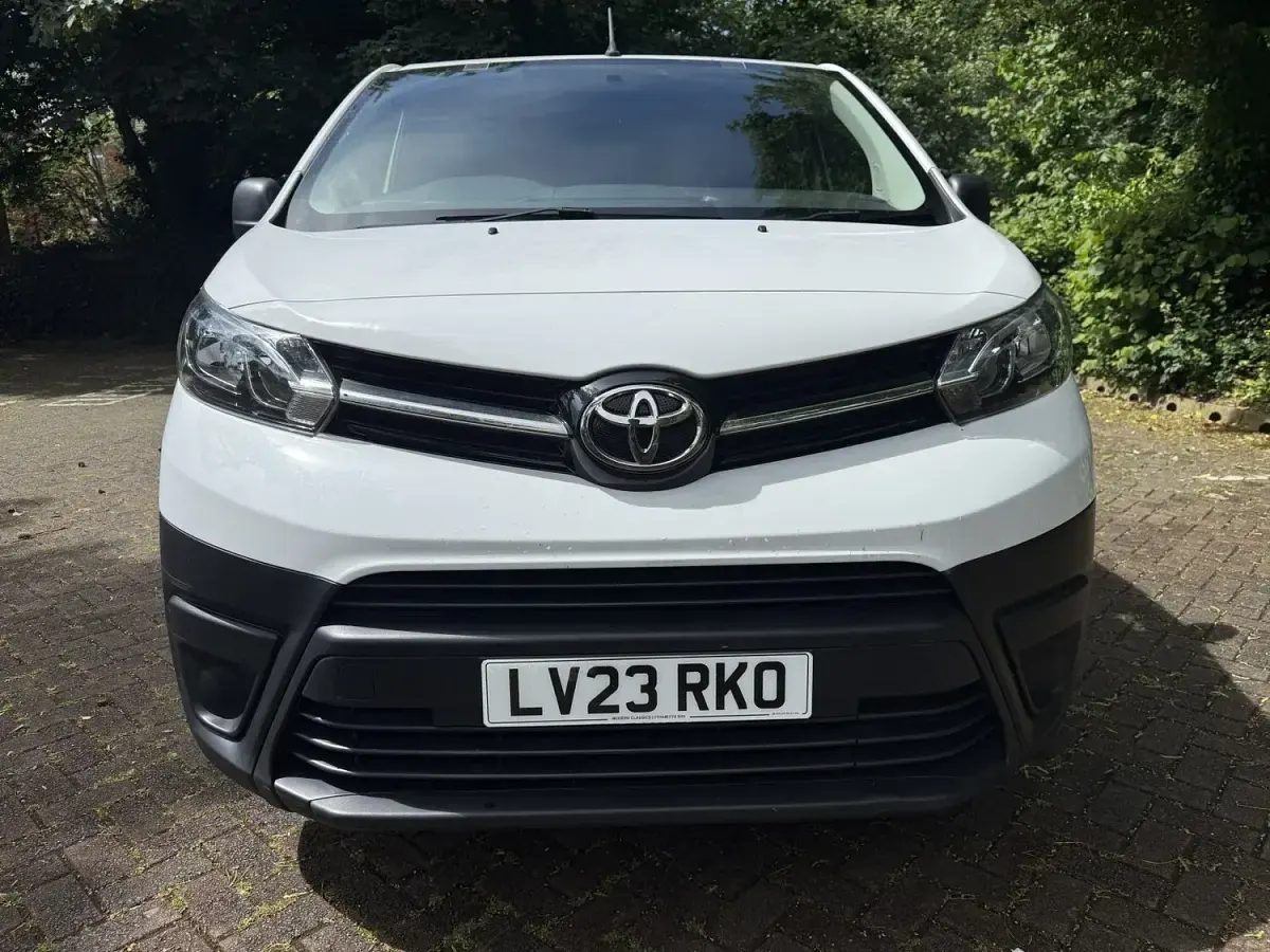 Used Toyota Proace Active 120 HP (88 kW) 2023 White MPV