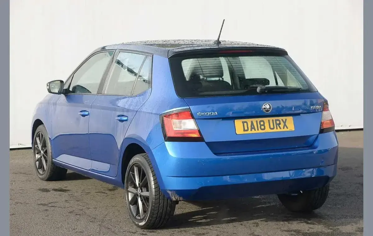 Used Skoda Fabia Colour Edition 94 HP (69 kW) 2018 Blue Hatchback