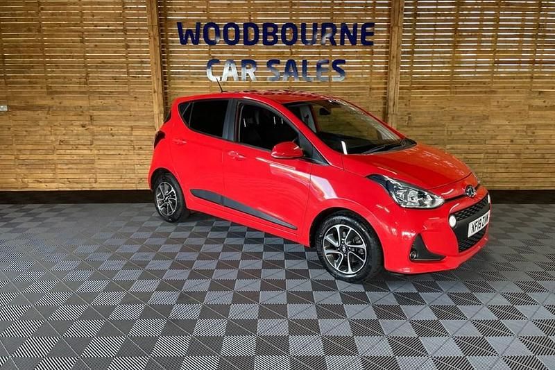 Used Hyundai i10 Premium 87 HP (63 kW) 2019 Red Hatchback