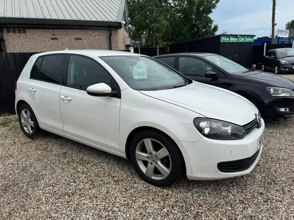 Used VW Golf VI Match 105 HP (77 kW) 2011 White Hatchback